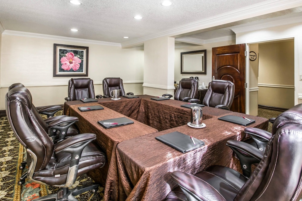 Comfort Suites Paradise Island — Hotel rooms in Paradise Island, New Providence
