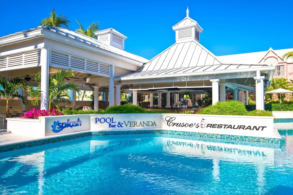 Comfort Suites Paradise Island — Swimming pool in Paradise Island, New Providence