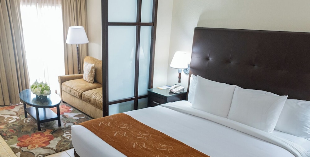 Comfort Suites Paradise Island — Hotel rooms in Paradise Island, New Providence