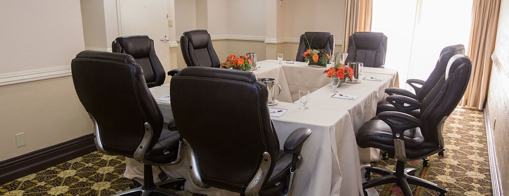 Comfort Suites Paradise Island — Hotel building in Paradise Island, New Providence
