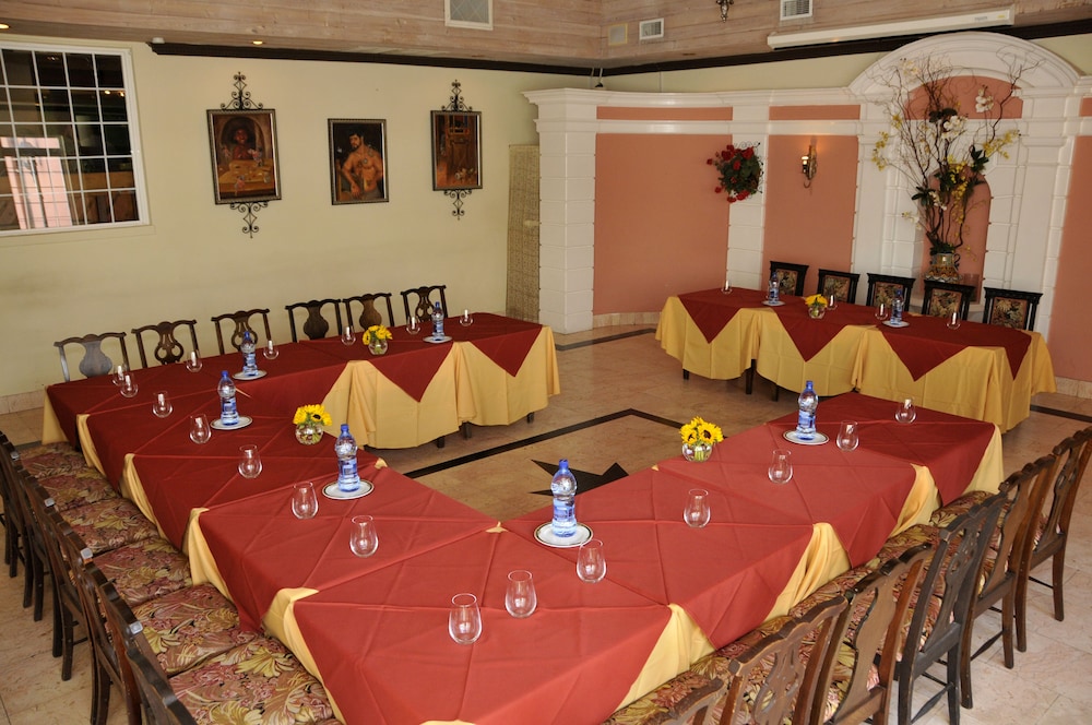 Graycliff Hotel And Restaurant — Restaurant & bars in Nassau, New Providence