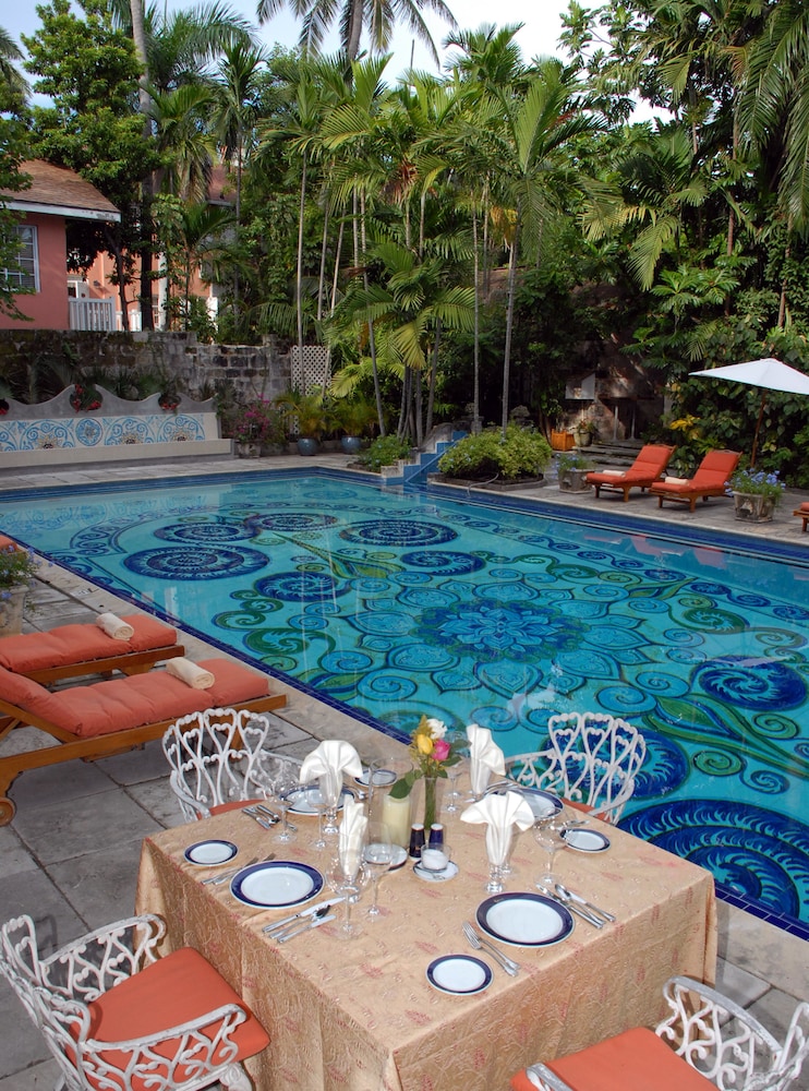 Graycliff Hotel And Restaurant — Swimming pool in Nassau, New Providence
