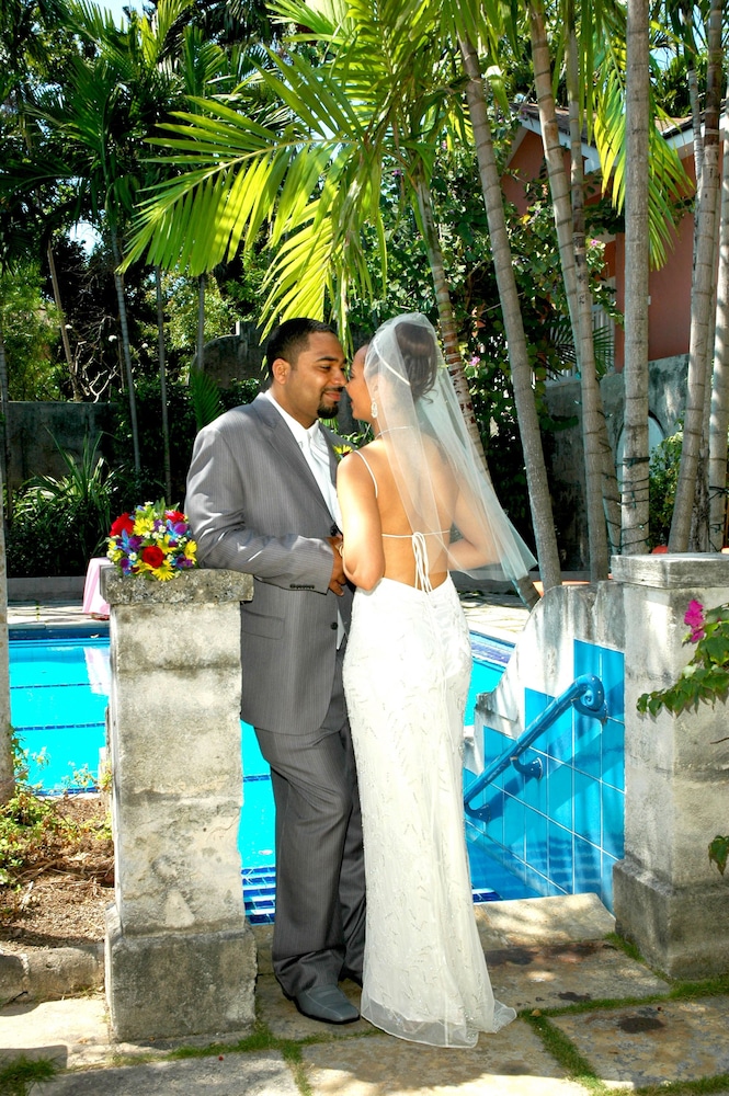 Graycliff Hotel And Restaurant — Swimming pool in Nassau, New Providence