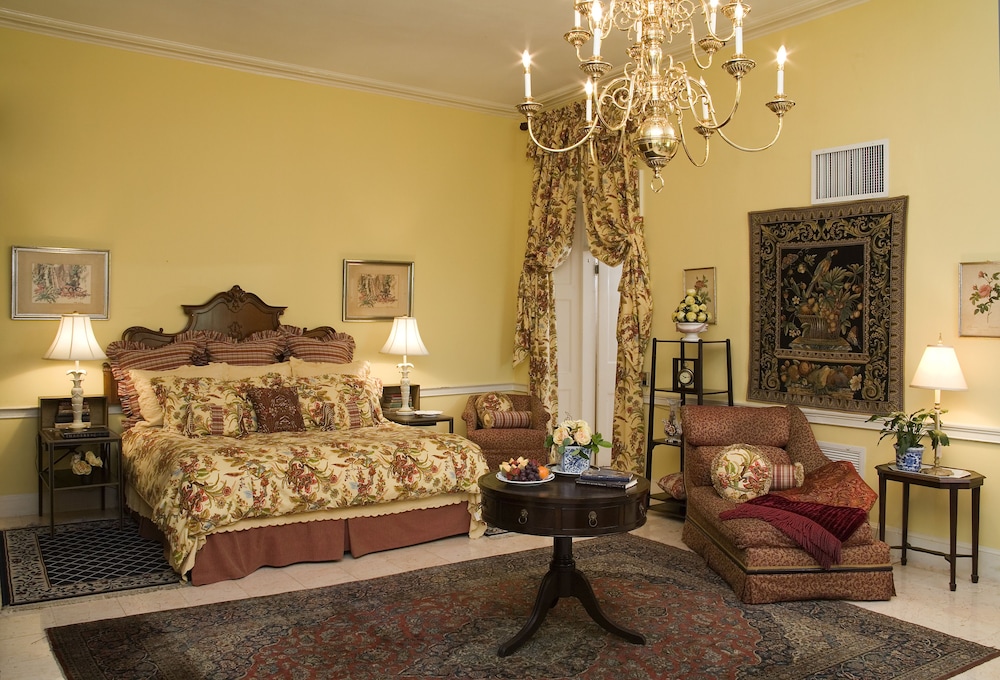 Graycliff Hotel And Restaurant — Hotel rooms in Nassau, New Providence
