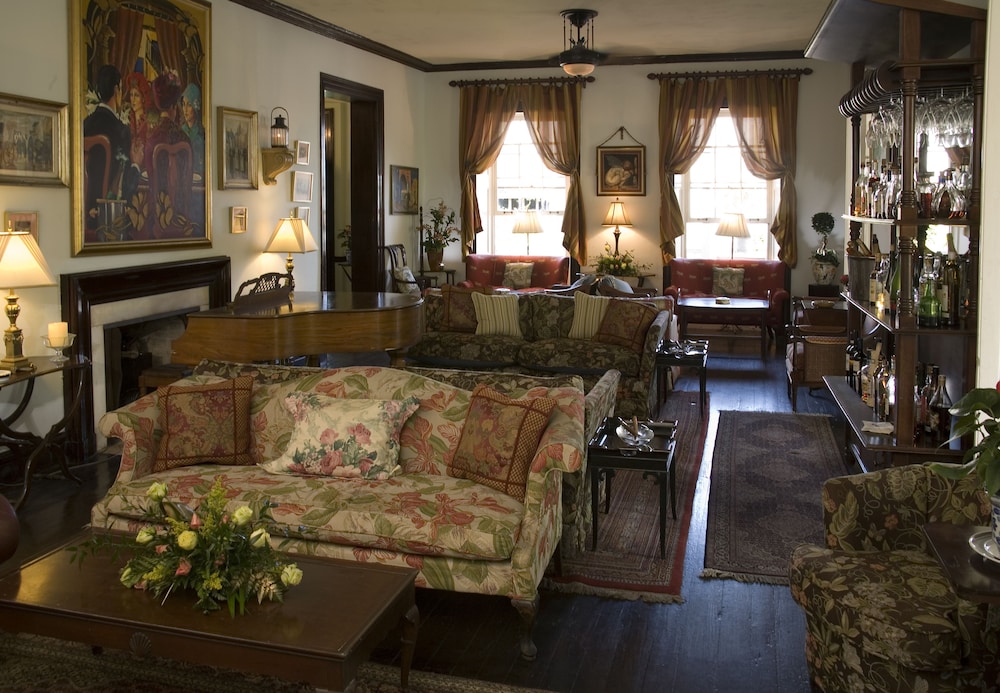 Graycliff Hotel And Restaurant — Hotel rooms in Nassau, New Providence