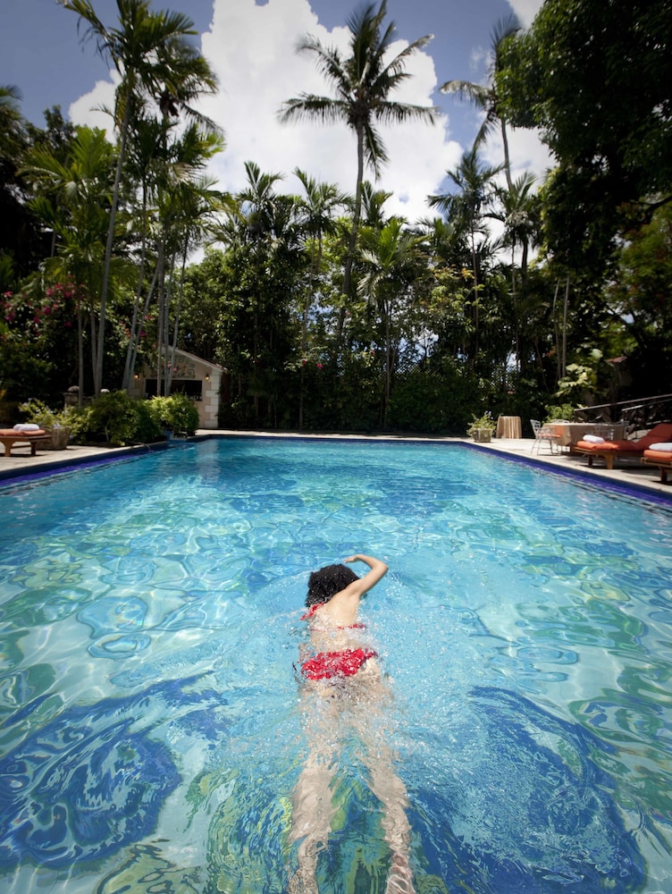 Graycliff Hotel And Restaurant — Swimming pool in Nassau, New Providence