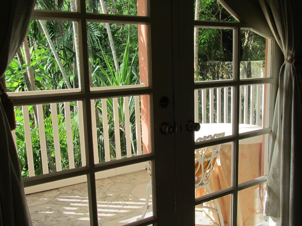 Graycliff Hotel And Restaurant — Hotel rooms in Nassau, New Providence