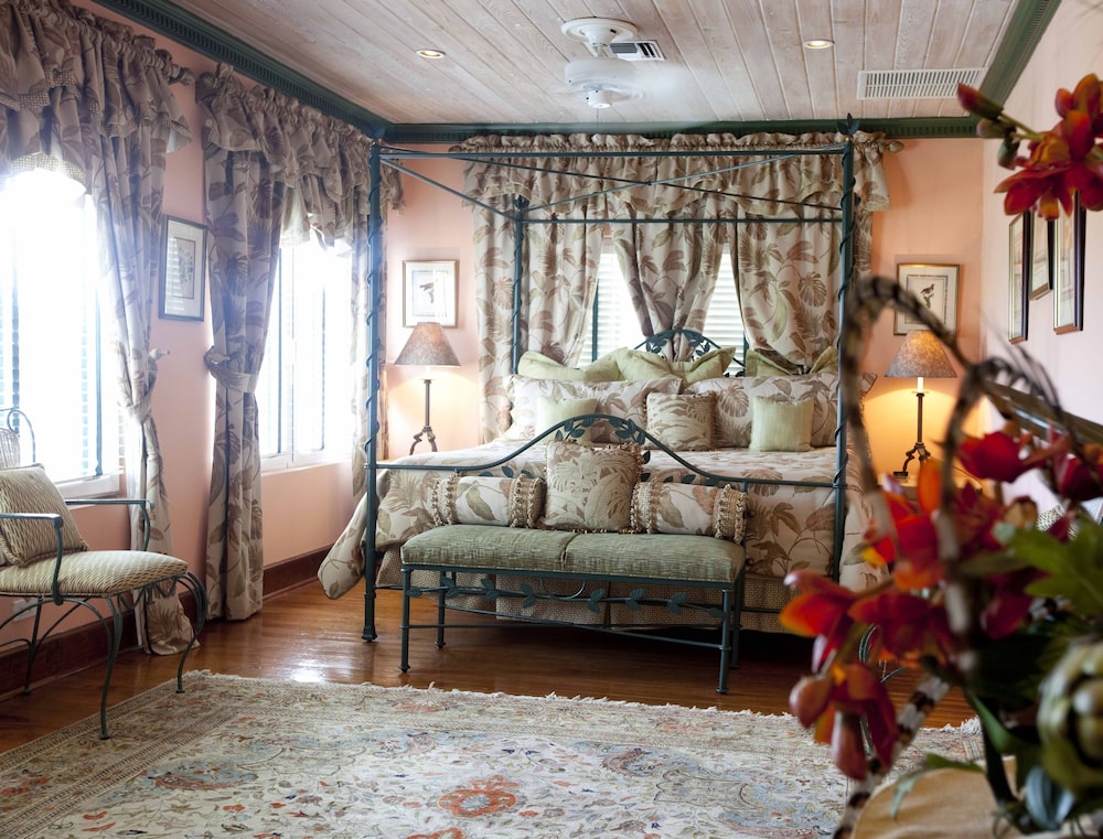 Graycliff Hotel And Restaurant — Hotel rooms in Nassau, New Providence