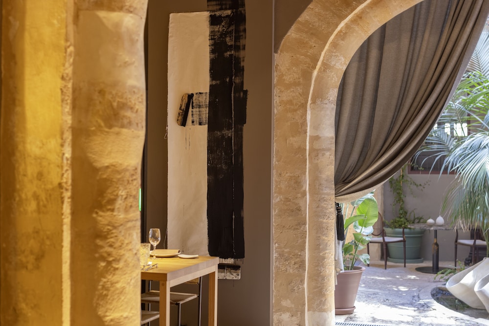 Can Cera Hotel — Restaurant & bars in Palma de Mallorca, Balearic Islands