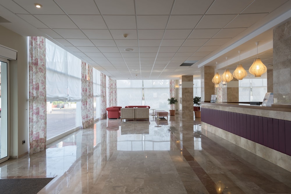 Hotel Agamenon — Hotel building in Es Castell, Balearic Islands