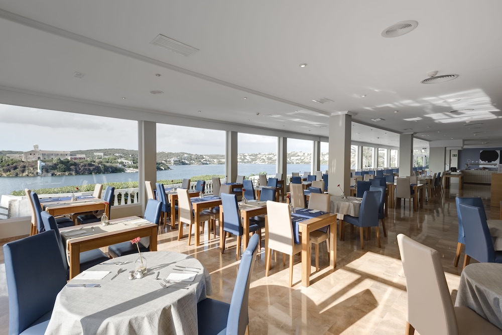 Hotel Agamenon — Restaurant & bars in Es Castell, Balearic Islands
