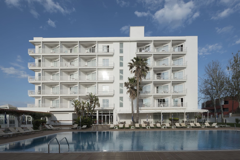 Hotel Agamenon — Hotel building in Es Castell, Balearic Islands