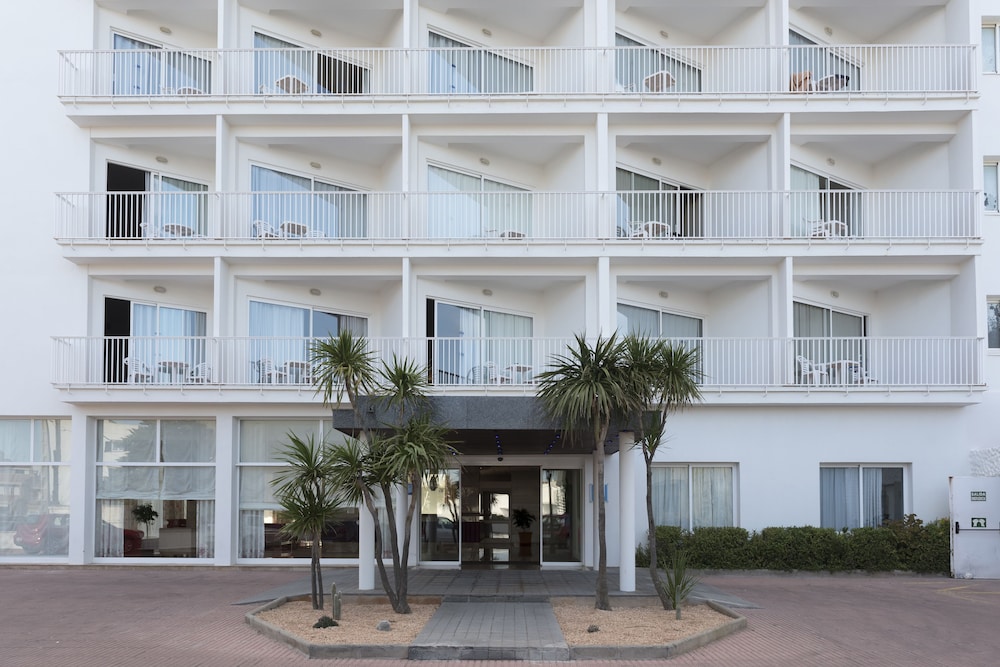 Hotel Agamenon — Hotel building in Es Castell, Balearic Islands