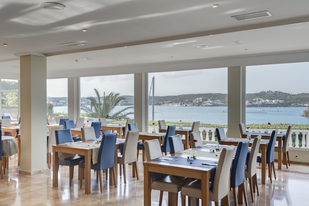 Hotel Agamenon — Restaurant & bars in Es Castell, Balearic Islands