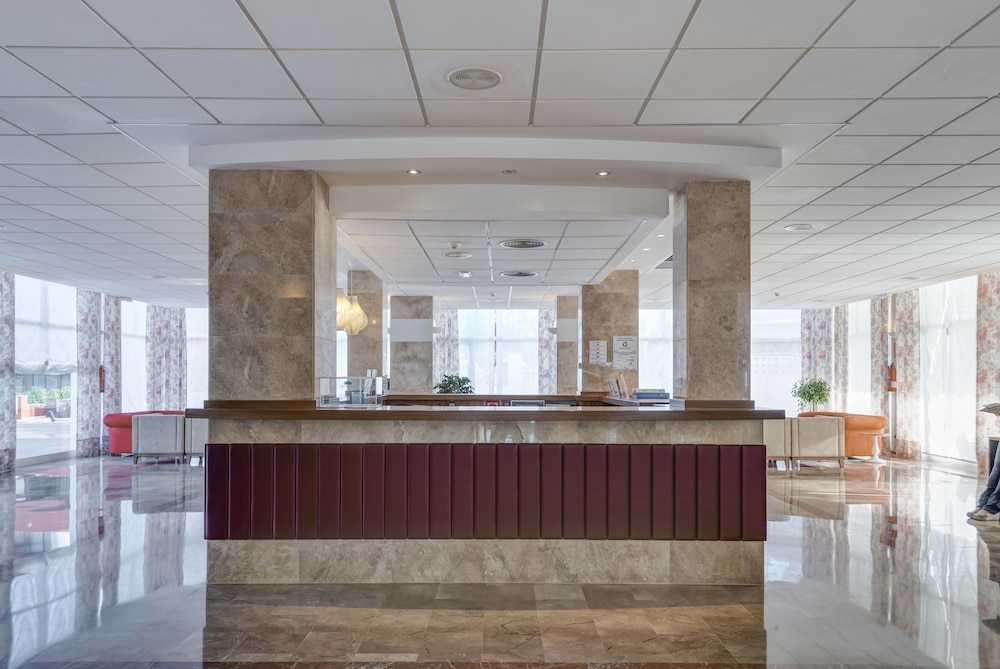 Hotel Agamenon — Hotel building in Es Castell, Balearic Islands