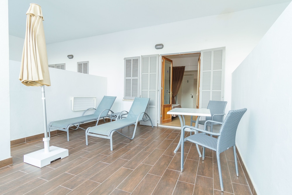 Eix Alcudia Hotel - Adults Only — Hotel rooms in Alcudia, Balearic Islands