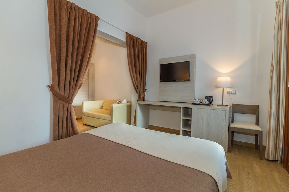 Eix Alcudia Hotel - Adults Only — Hotel rooms in Alcudia, Balearic Islands