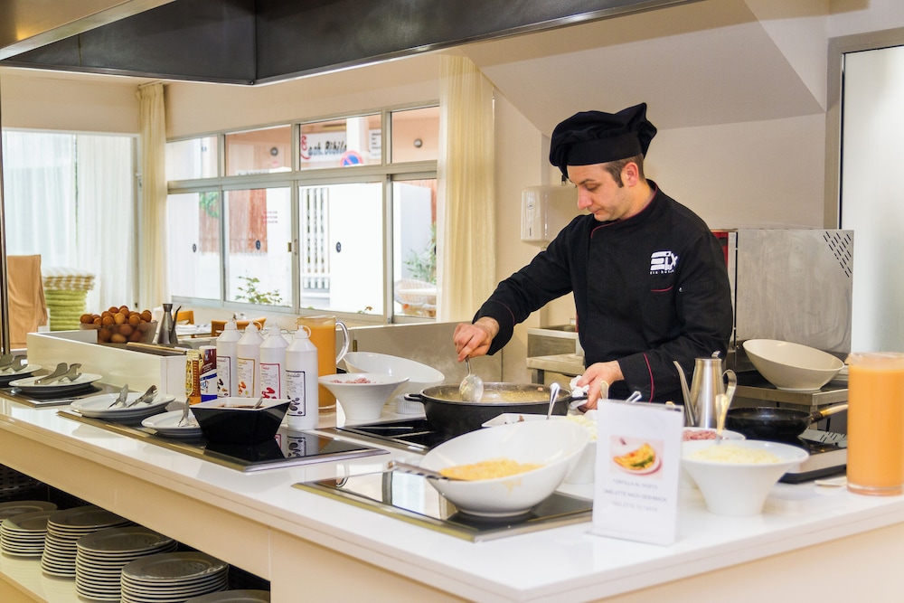 Eix Alcudia Hotel - Adults Only — Restaurant & bars in Alcudia, Balearic Islands