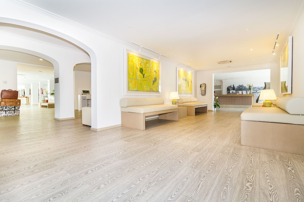 Eix Alcudia Hotel - Adults Only — Hotel building in Alcudia, Balearic Islands