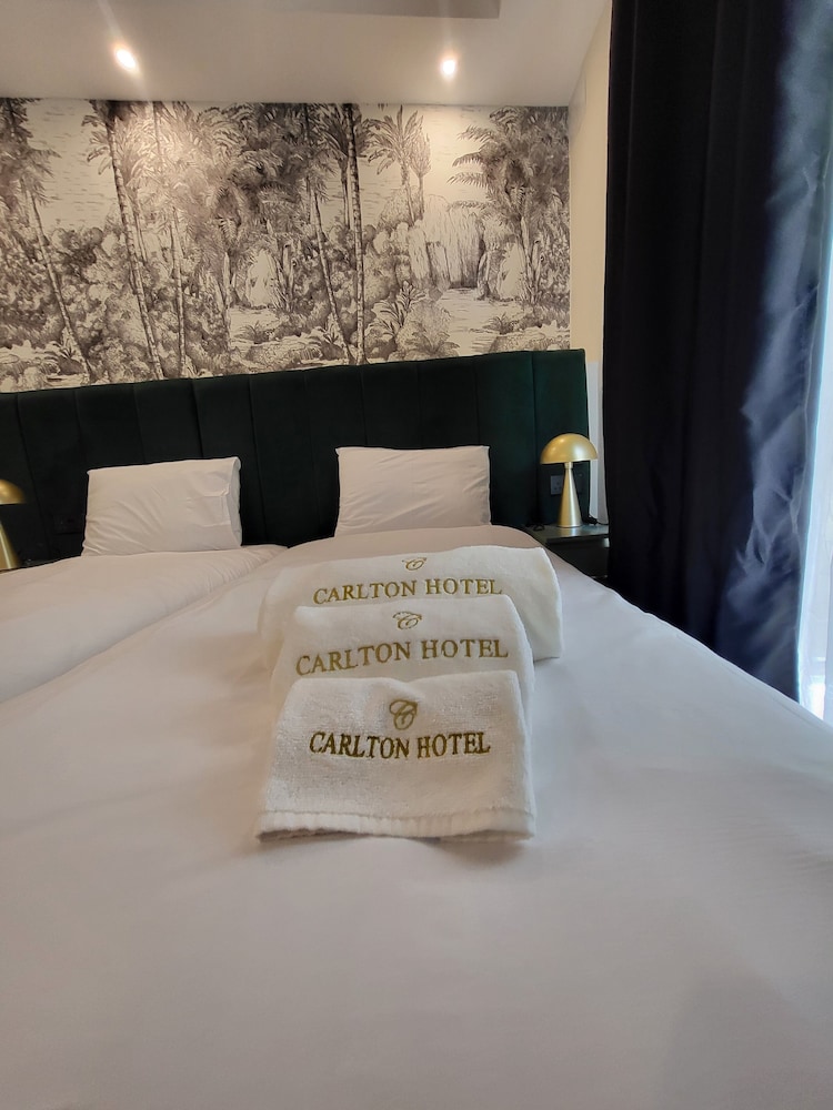 Carlton Hotel — Hotel rooms in Sliema, Malta Island
