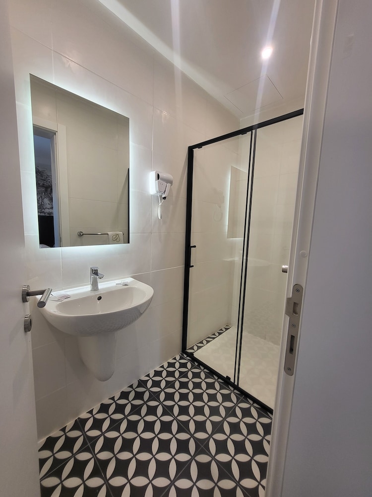Carlton Hotel — Hotel rooms in Sliema, Malta Island