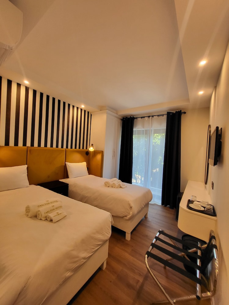 Carlton Hotel — Hotel rooms in Sliema, Malta Island