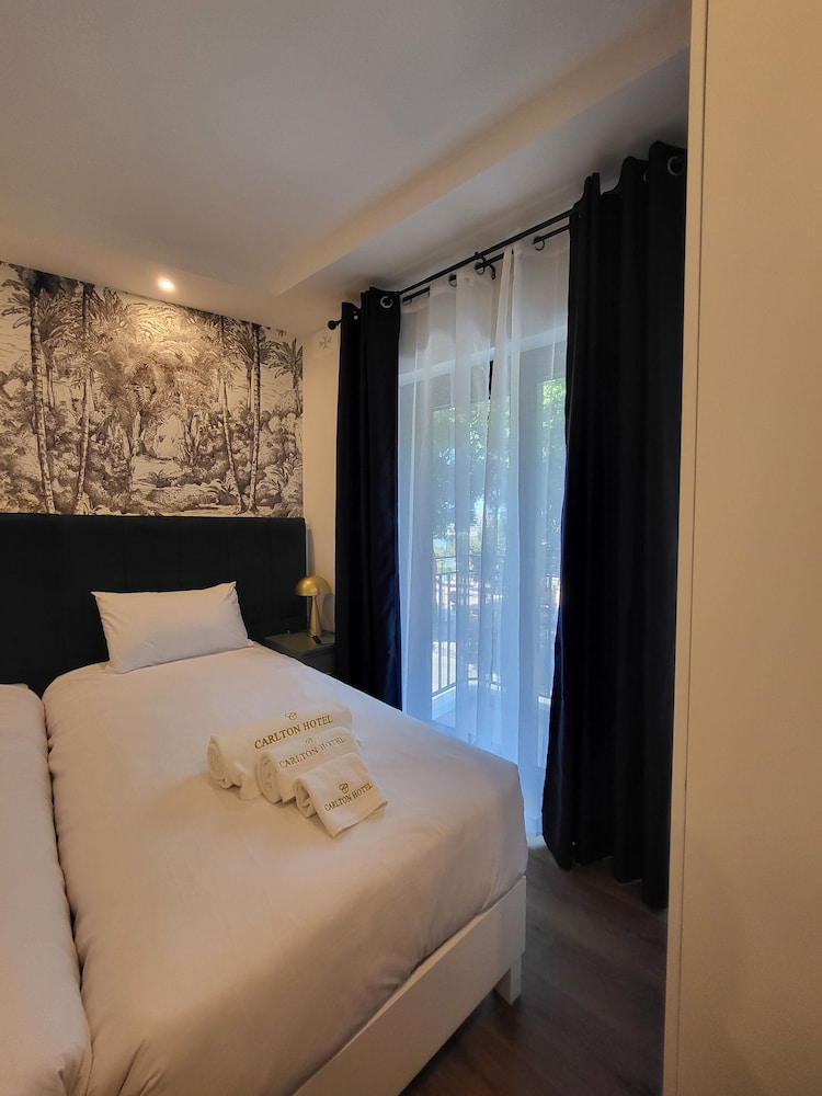 Carlton Hotel — Hotel rooms in Sliema, Malta Island