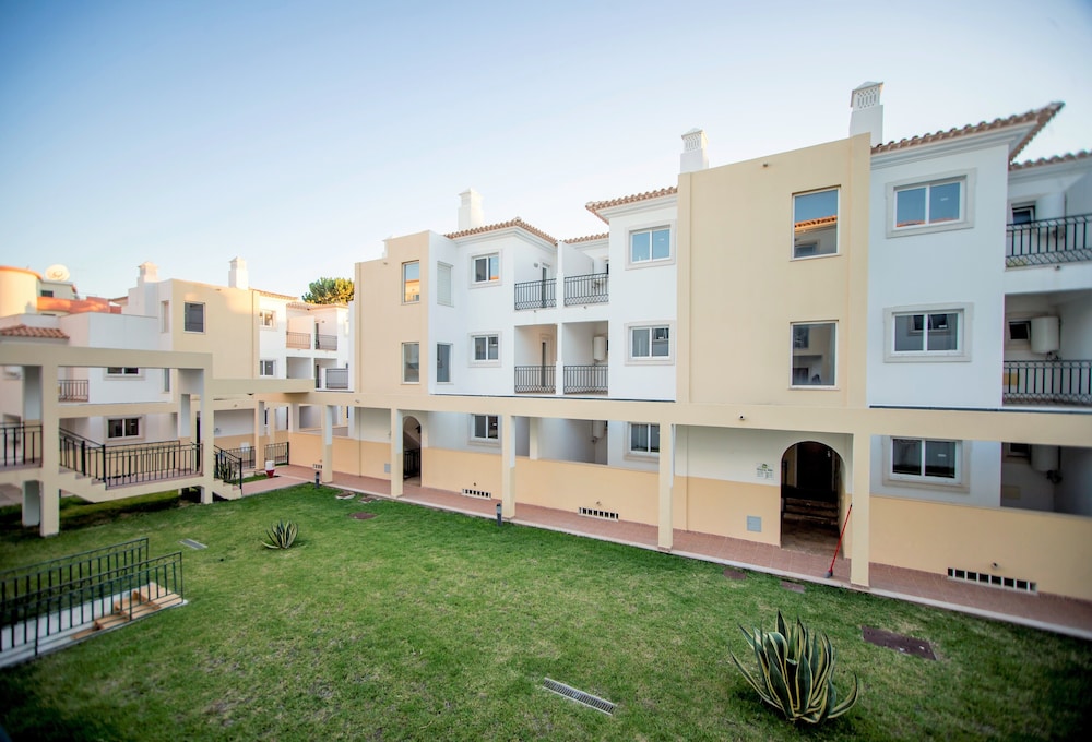 Smy Santa Eulalia Algarve — Hotel building in Albufeira, Faro