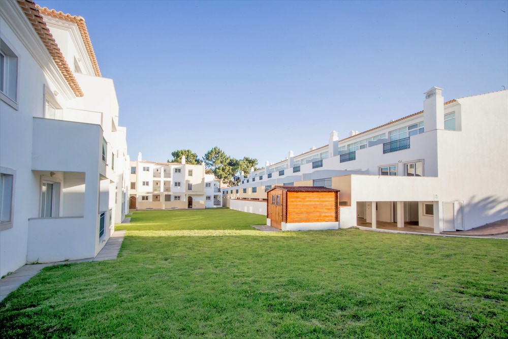Smy Santa Eulalia Algarve — Hotel building in Albufeira, Faro
