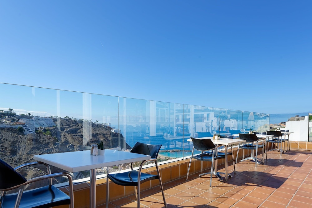 Servatur Altamadores — Restaurant & bars in Puerto Rico, Canary Islands