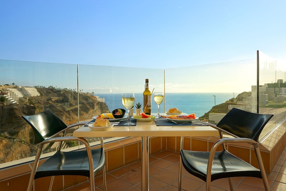 Servatur Altamadores — Restaurant & bars in Puerto Rico, Canary Islands