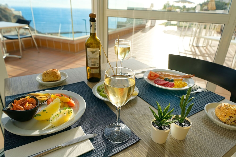 Servatur Altamadores — Restaurant & bars in Puerto Rico, Canary Islands