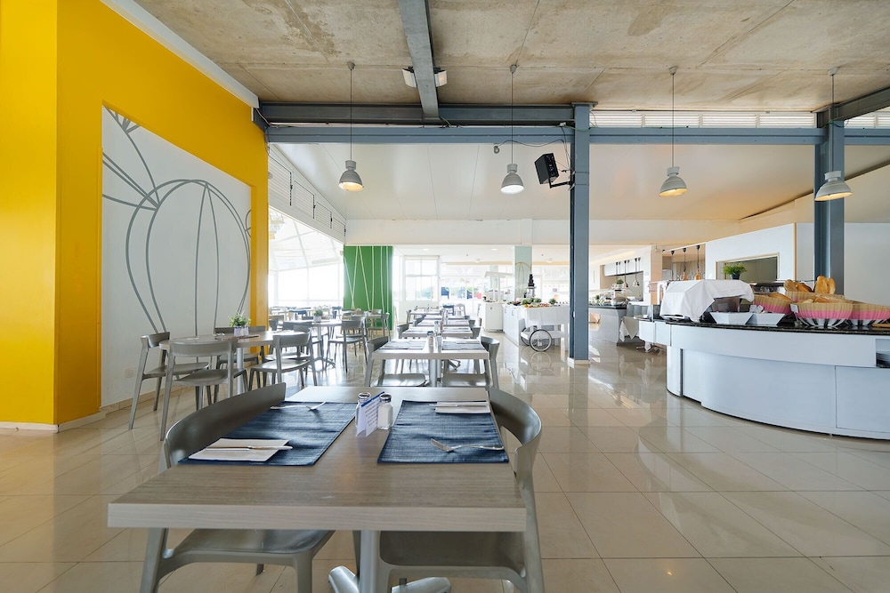 Servatur Altamadores — Restaurant & bars in Puerto Rico, Canary Islands