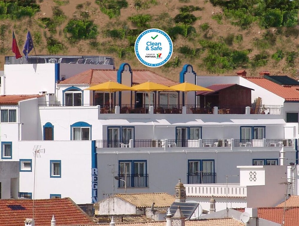 Regina Apartamentos — Hotel building in Albufeira, Faro