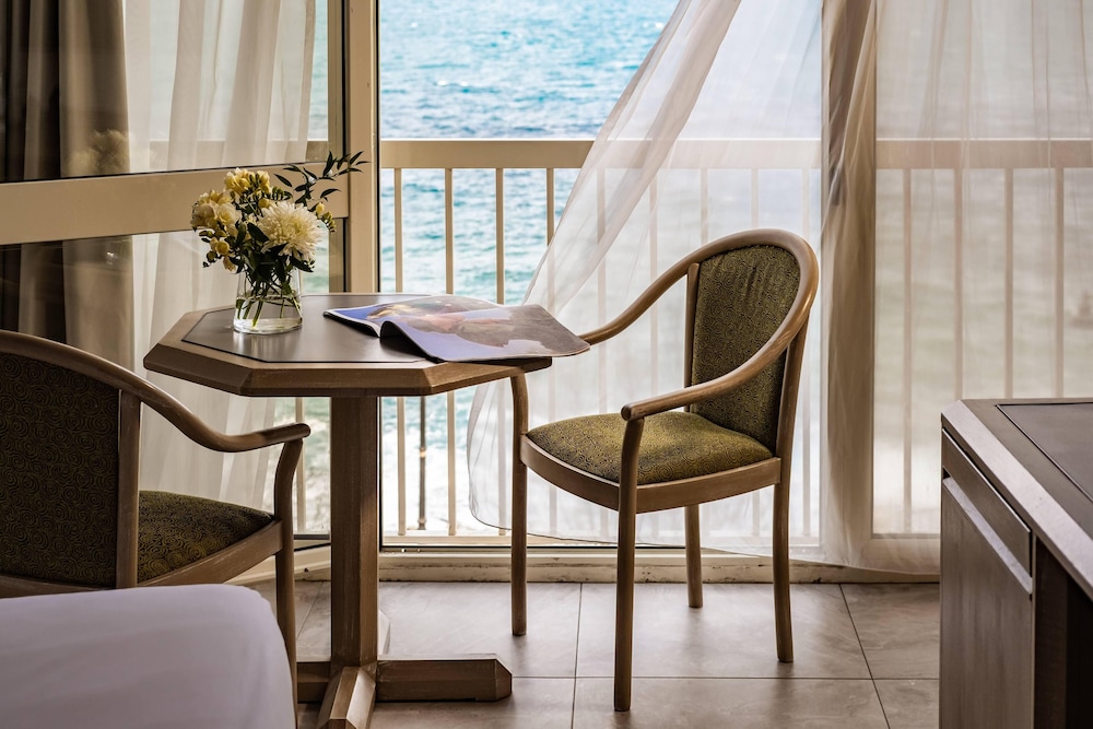 Diplomat Hotel — Hotel rooms in Sliema, Malta Island