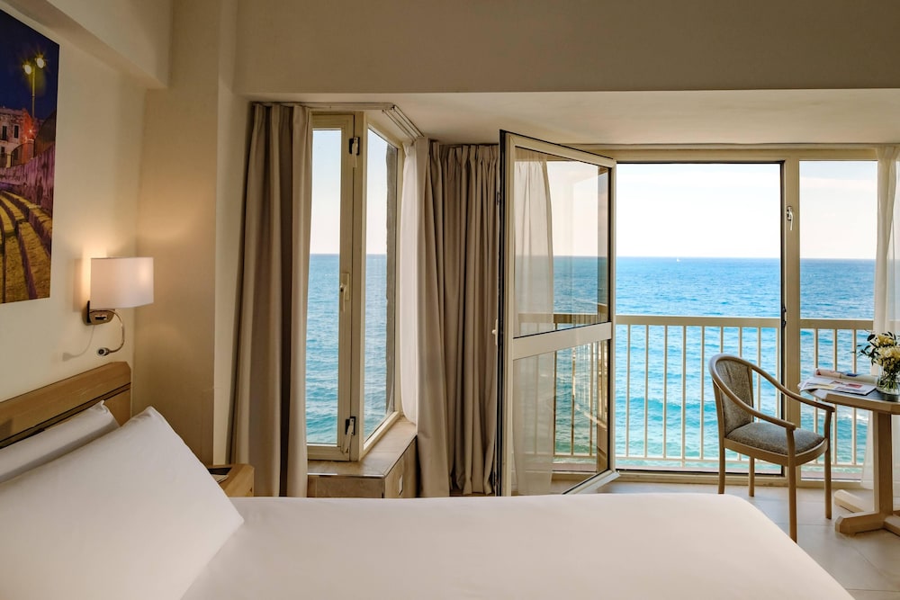 Diplomat Hotel — Hotel rooms in Sliema, Malta Island