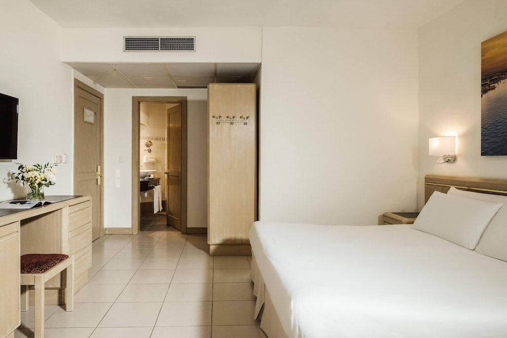 Diplomat Hotel — Hotel rooms in Sliema, Malta Island