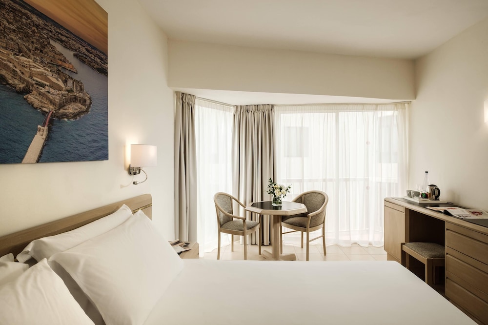 Diplomat Hotel — Hotel rooms in Sliema, Malta Island