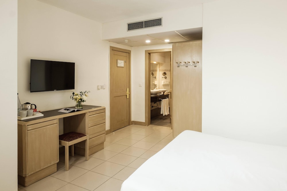 Diplomat Hotel — Hotel rooms in Sliema, Malta Island