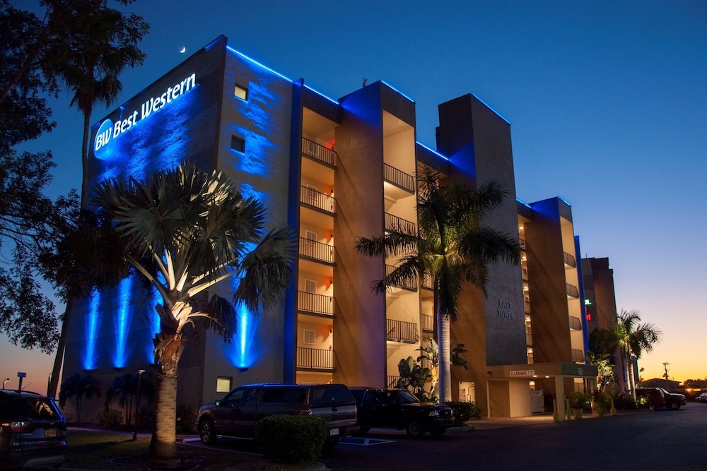 Best Western Fort Myers Waterfront — Hotel building in Fort Myers, Florida