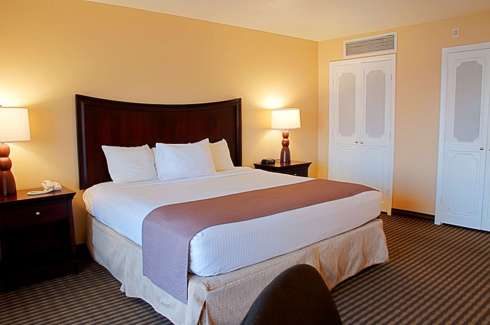 Best Western Fort Myers Waterfront — Hotel rooms in Fort Myers, Florida