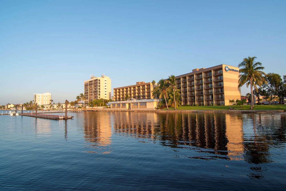 Best Western Fort Myers Waterfront — Hotel building in Fort Myers, Florida
