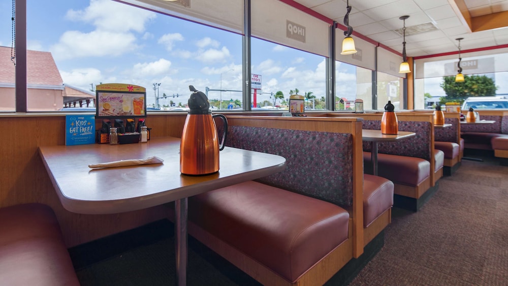 Best Western Fort Myers Waterfront — Restaurant & bars in Fort Myers, Florida