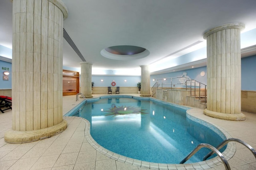 Vivaldi Malta — Swimming pool in St Julian’s, Malta Island