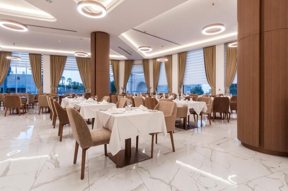 Vivaldi Malta — Restaurant & bars in St Julian’s, Malta Island