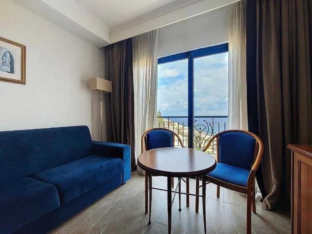 Vivaldi Malta — Hotel rooms in St Julian’s, Malta Island
