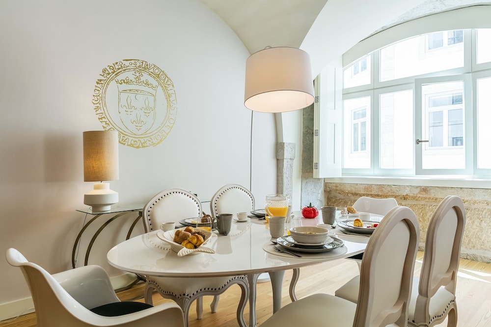 Almaria Edifício da Corte — Restaurant & bars in Lisbon, Lisboa