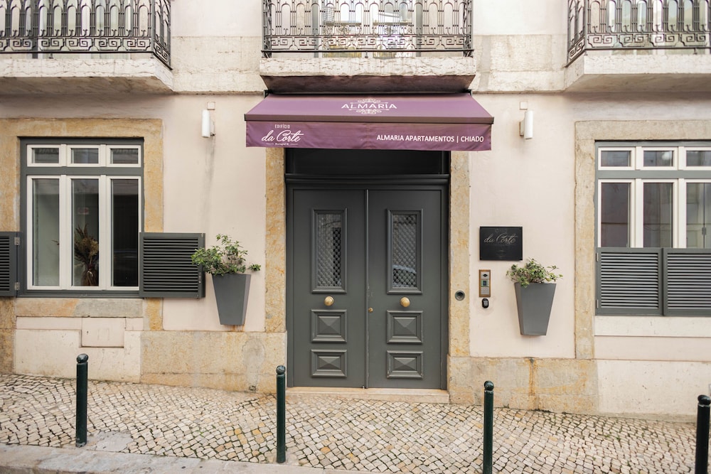 Almaria Edifício da Corte — Hotel building in Lisbon, Lisboa
