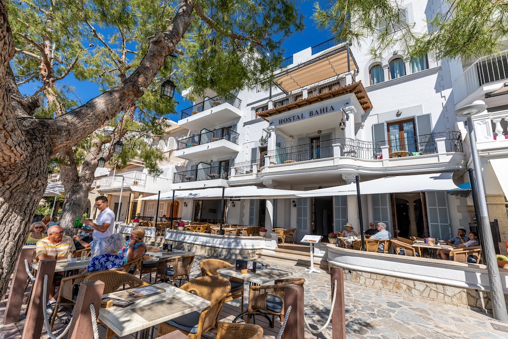 Hoposa Bahía — Hotel building in Puerto Pollensa, Balearic Islands