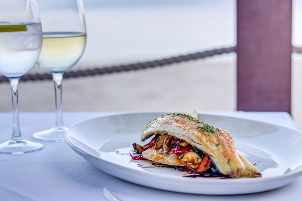 Hoposa Bahía — Restaurant & bars in Puerto Pollensa, Balearic Islands
